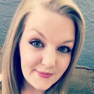 Meet your Posher, Lena